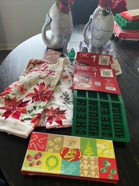 Christmas in July bundle w/ Jelly Beans Red/Green. 7 pieces